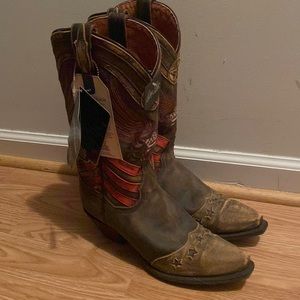 Gorgeous brand new never worn Dan Post authentic cowboy boots.
